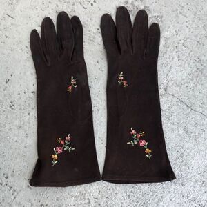 Vintage embroidered gloves  